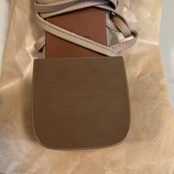 NWT Madewell laced sandals in size 8. - Picture 3 of 4